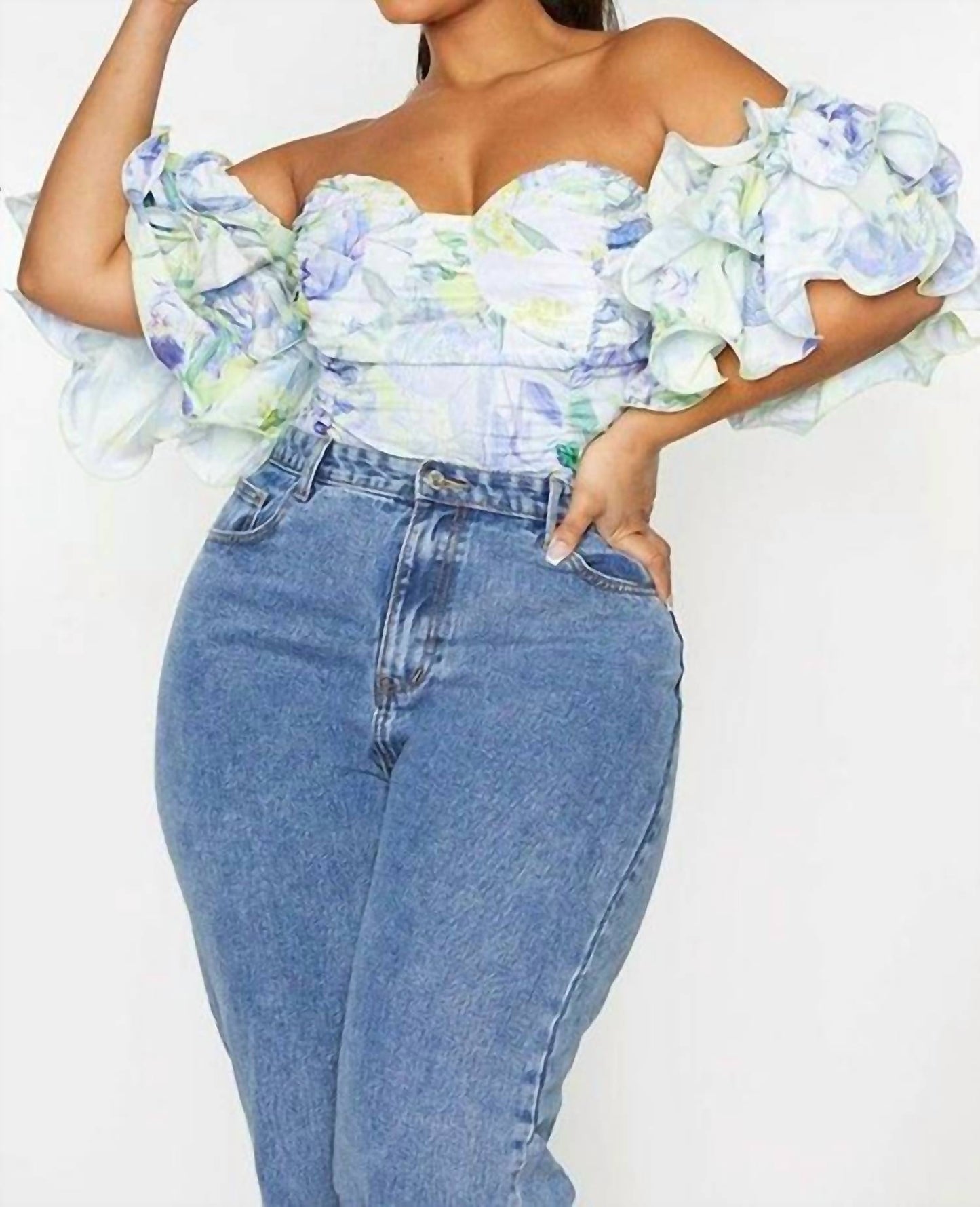 Prettylittlething - Plus Floral Ruffle Puff Sleve Bardot Crop Top