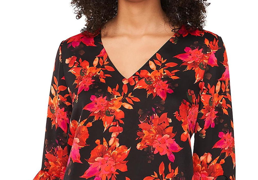 Blusa Vince Camuto com estampa decote em V e bainha em camadas, preta