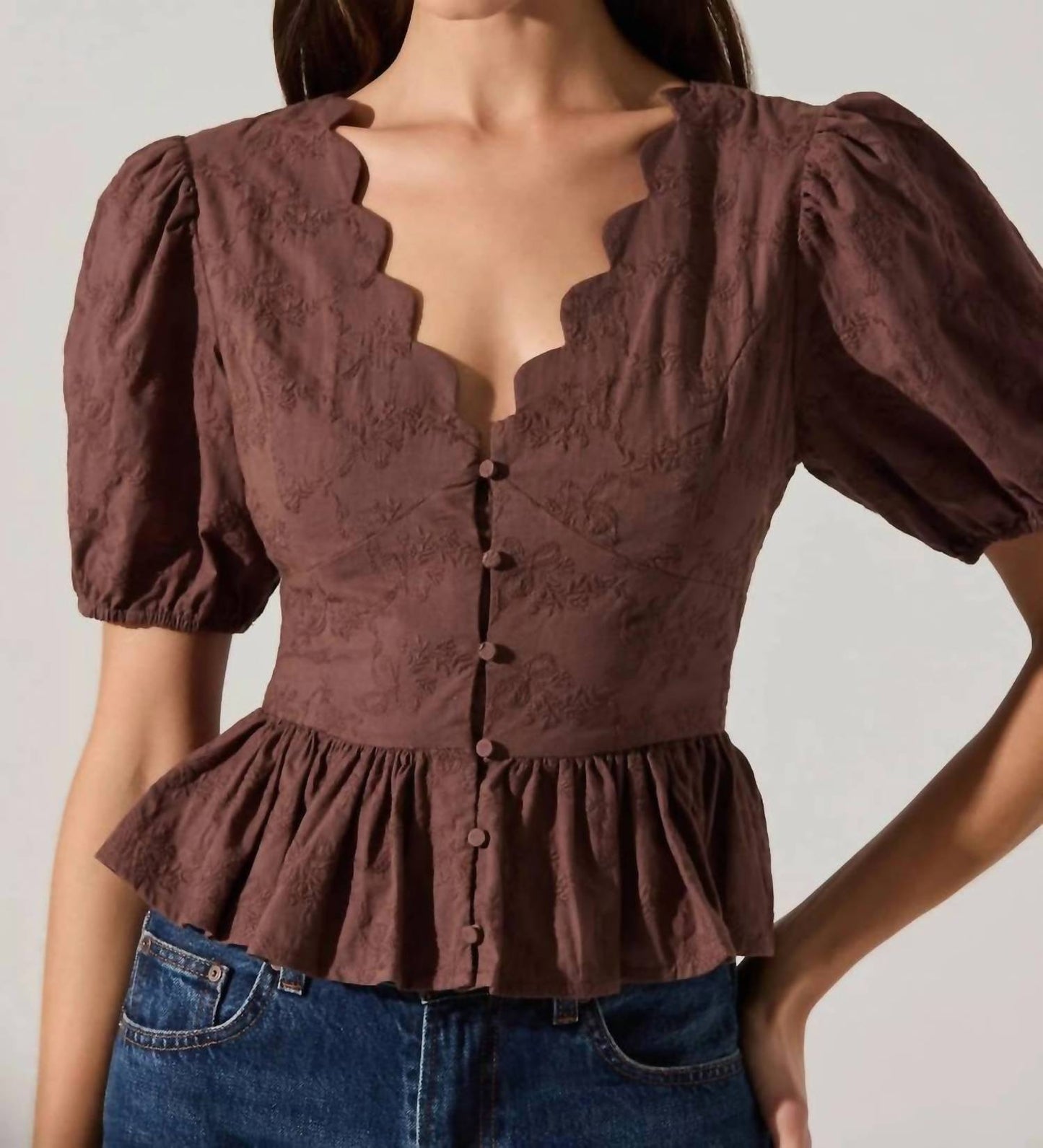 Astr - Arely Scalloped V-neck Peplum Top