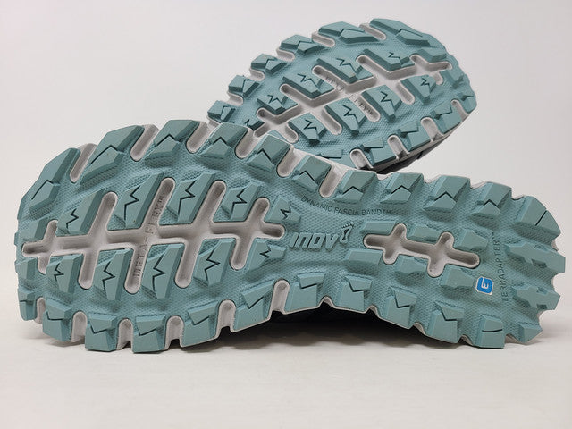 Tênis de corrida de trilha feminino Inov 8 Terraultra 260 cinza/azul tamanho 7 B(M) EUA