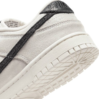 Nike - Women's Dunk Low Se Sneakers