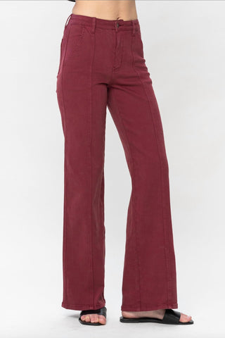 Judy Blue - Calça Jeans com Costura Frontal