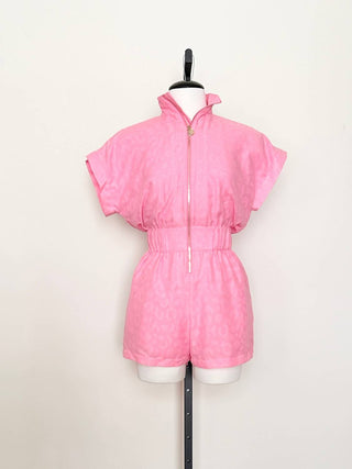 Emily McCarthy - Macacão Taffy Cheetah Poppy