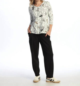 Jess & Jane - Purrfect V-neck Top