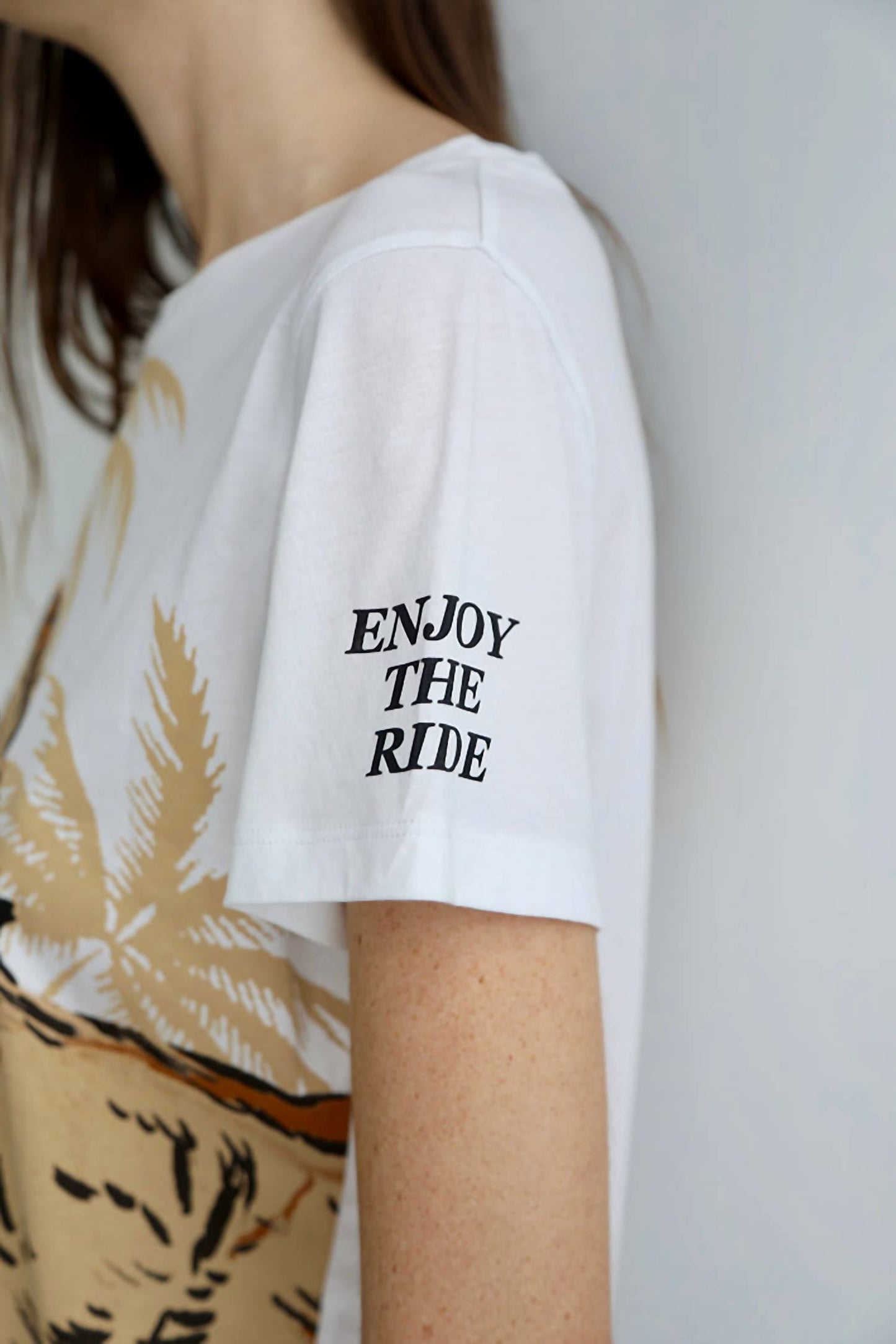 Las Sureñas - Lion Palms T-shirt