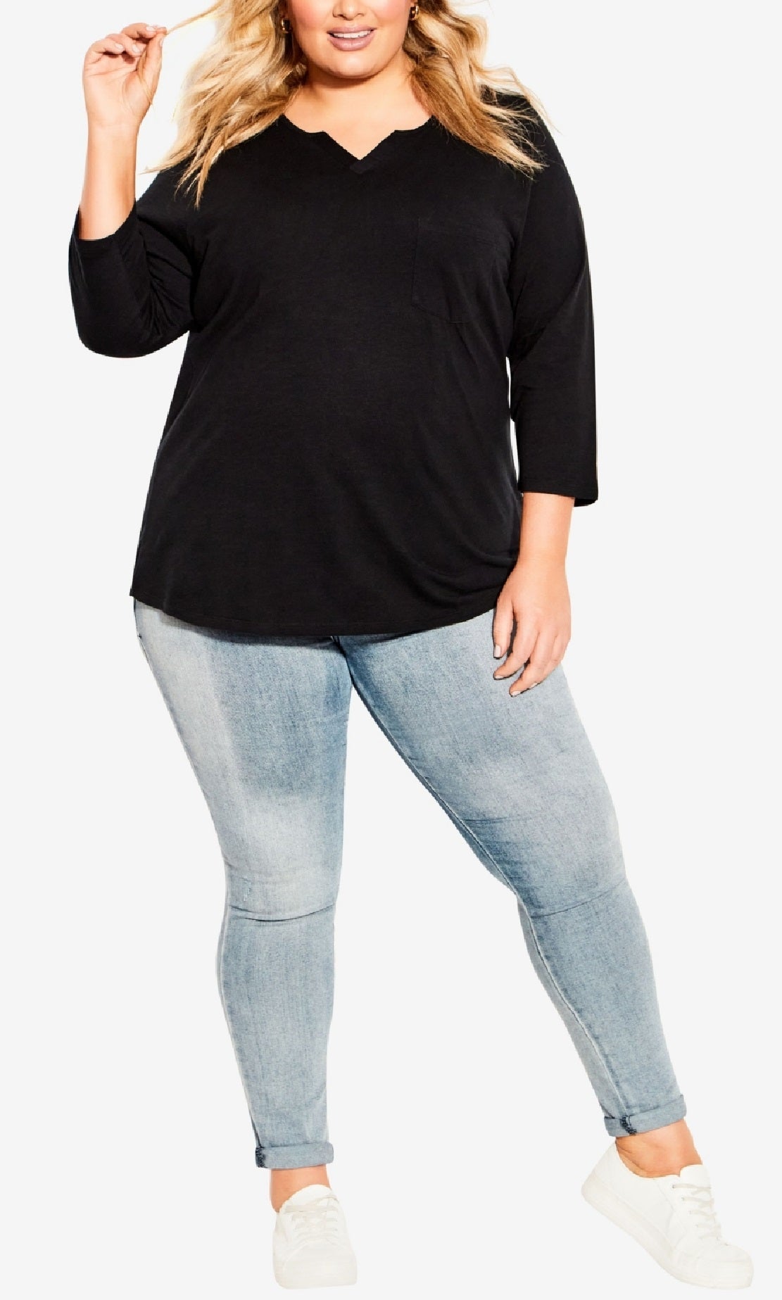 Camiseta feminina Avenue com decote chanfrado e manga 3/4 lisa, preta, tamanho 18W