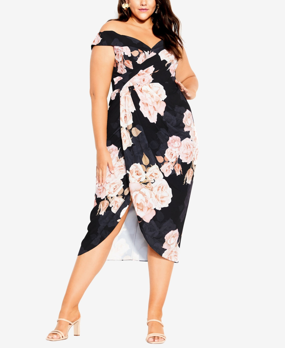 Vestido feminino City Chic Amour com estampa floral e ombro de fora, preto, tamanho médio
