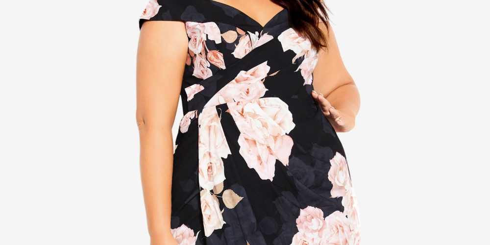 Vestido feminino City Chic Amour com estampa floral e ombro de fora, preto, tamanho médio