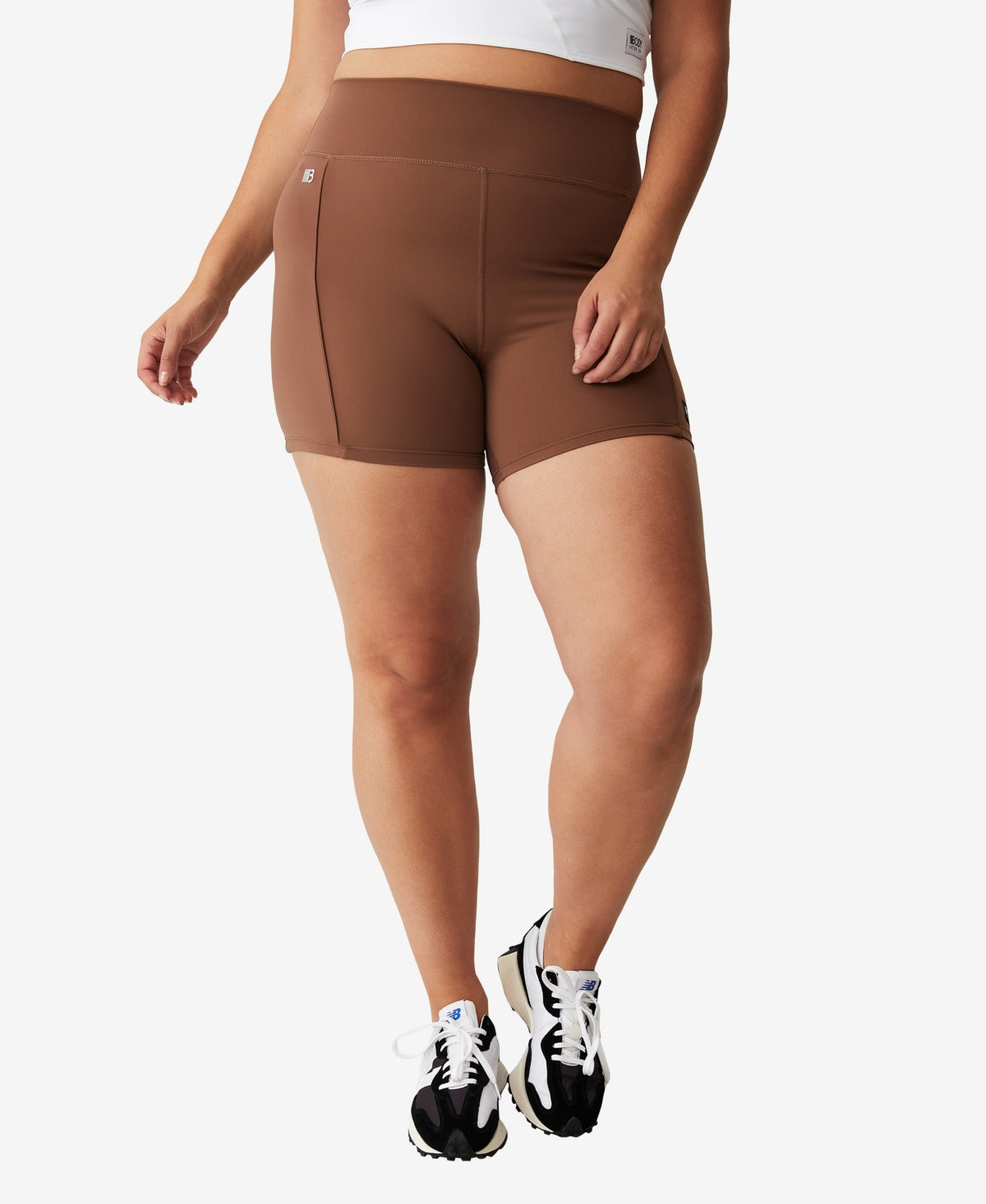 Calções de ciclismo femininos COTTON ON Active Ultimate Booty, marrom, tamanho 14W