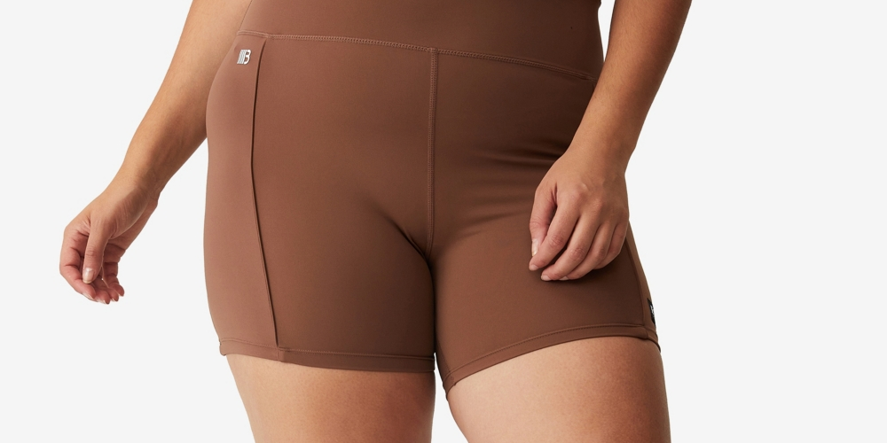 Calções de ciclismo femininos COTTON ON Active Ultimate Booty, marrom, tamanho 14W