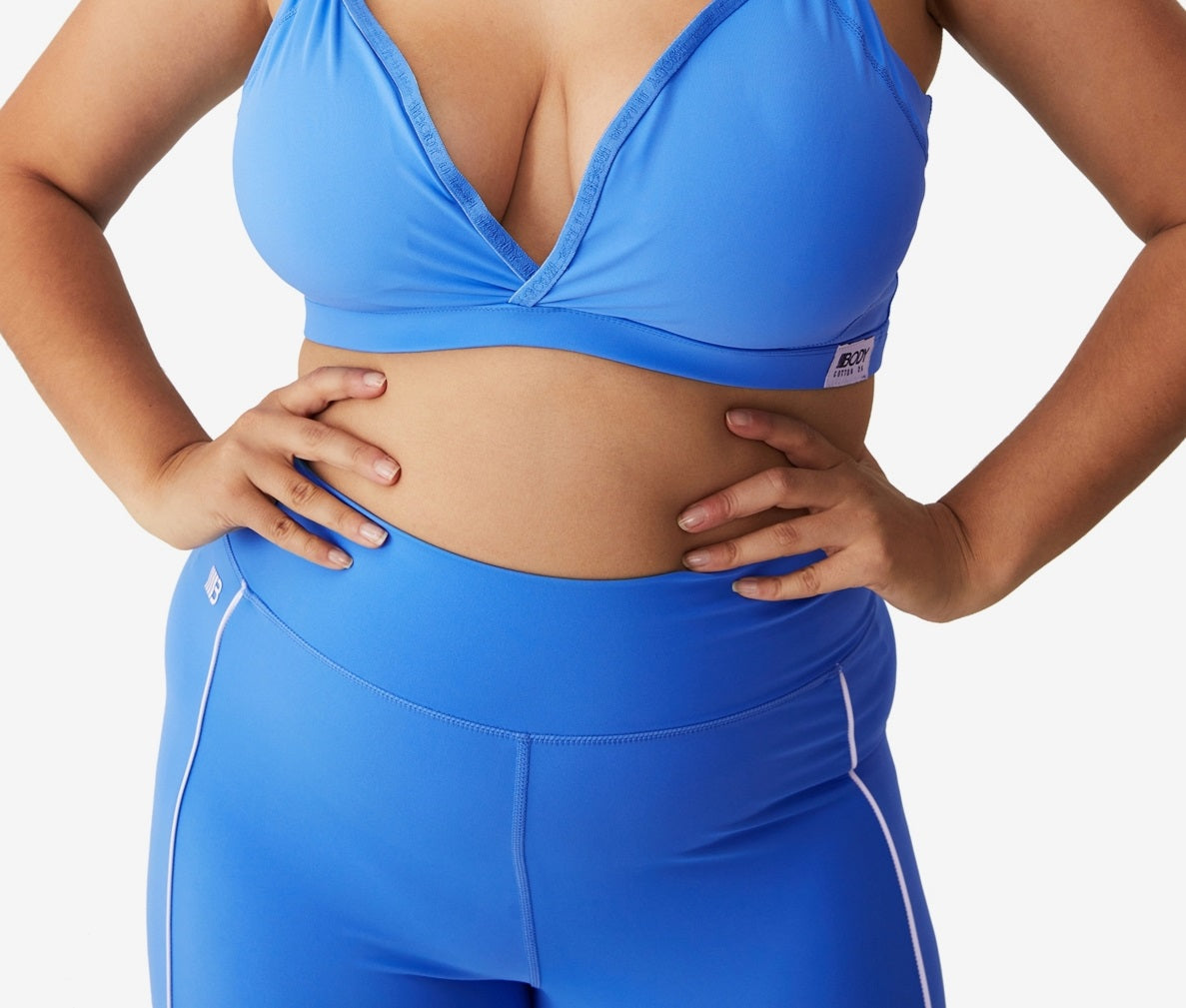 Sutiã cropped feminino Ultimate Active Plunge da COTTON ON, azul, tamanho 18W