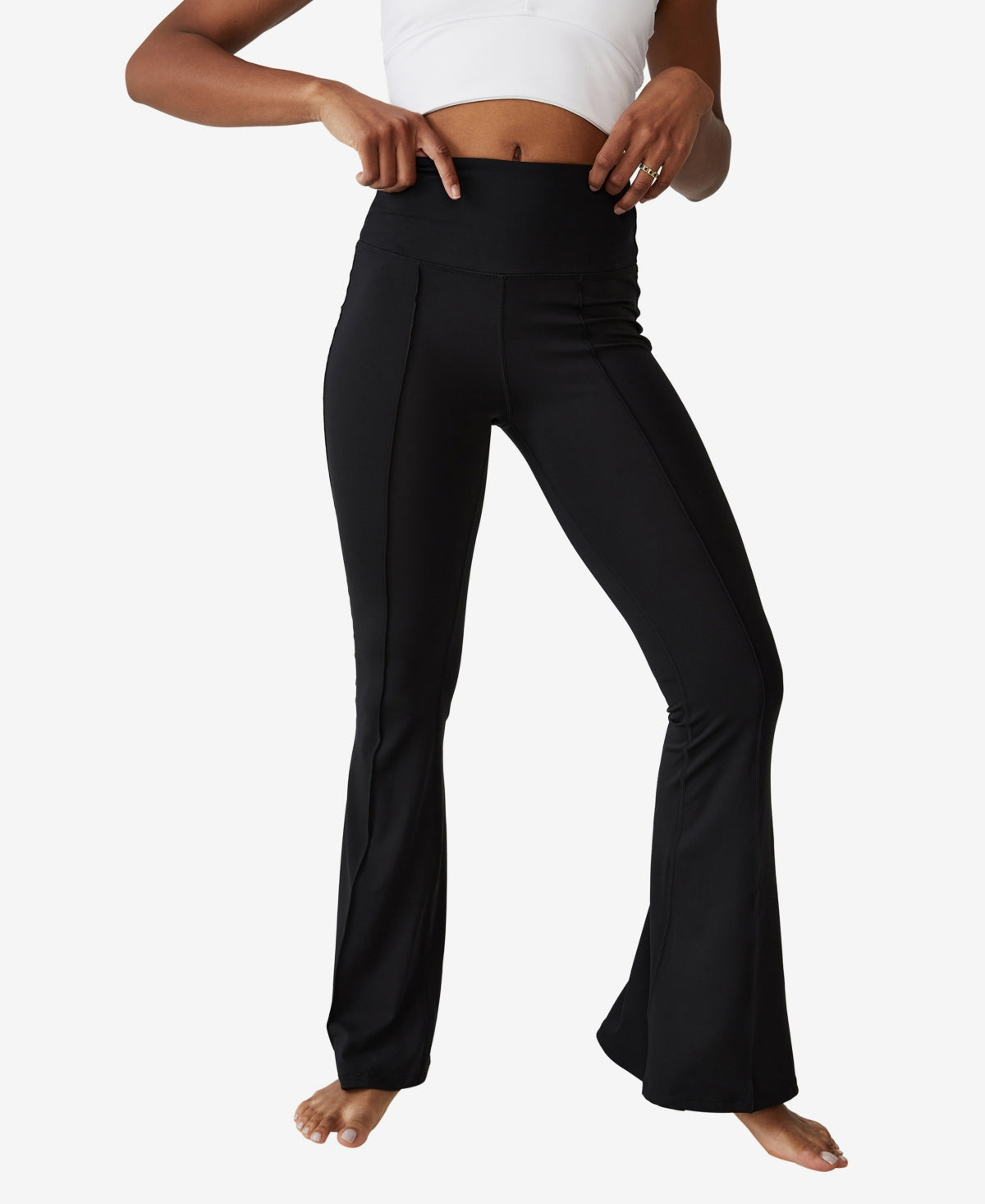Calça flare de ioga com contorno feminino COTTON ON, preta, tamanho médio