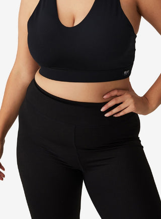 Top curto feminino Active Ultimate Workout COTTON ON, preto