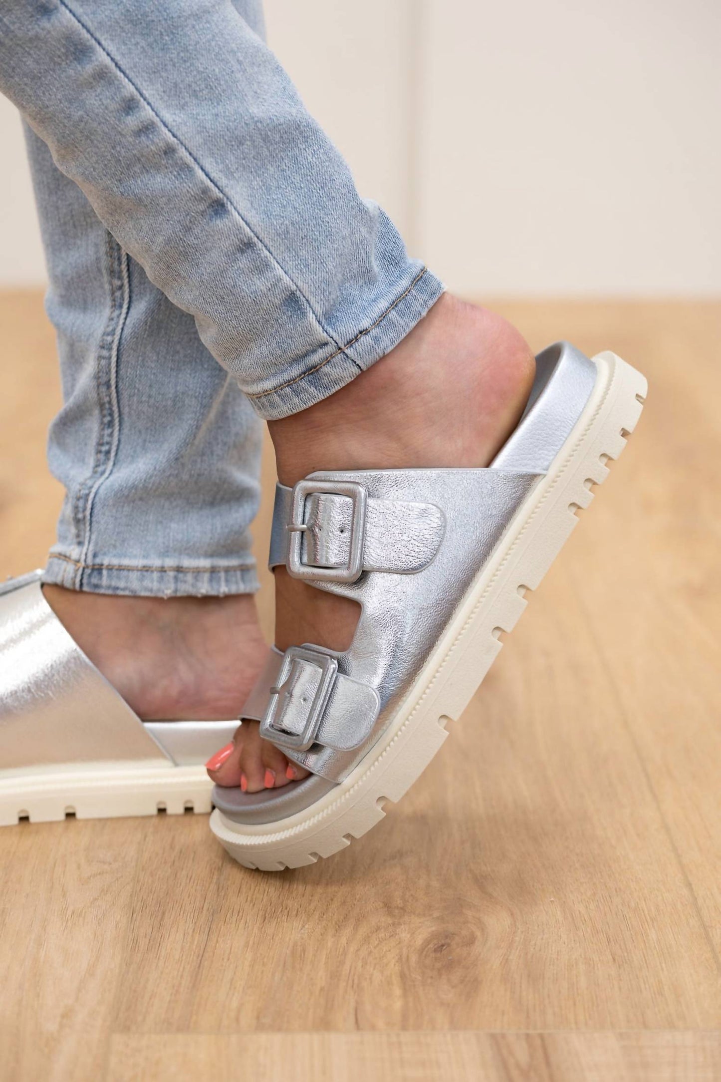 Mia - Women's Gen Metallic Sandals