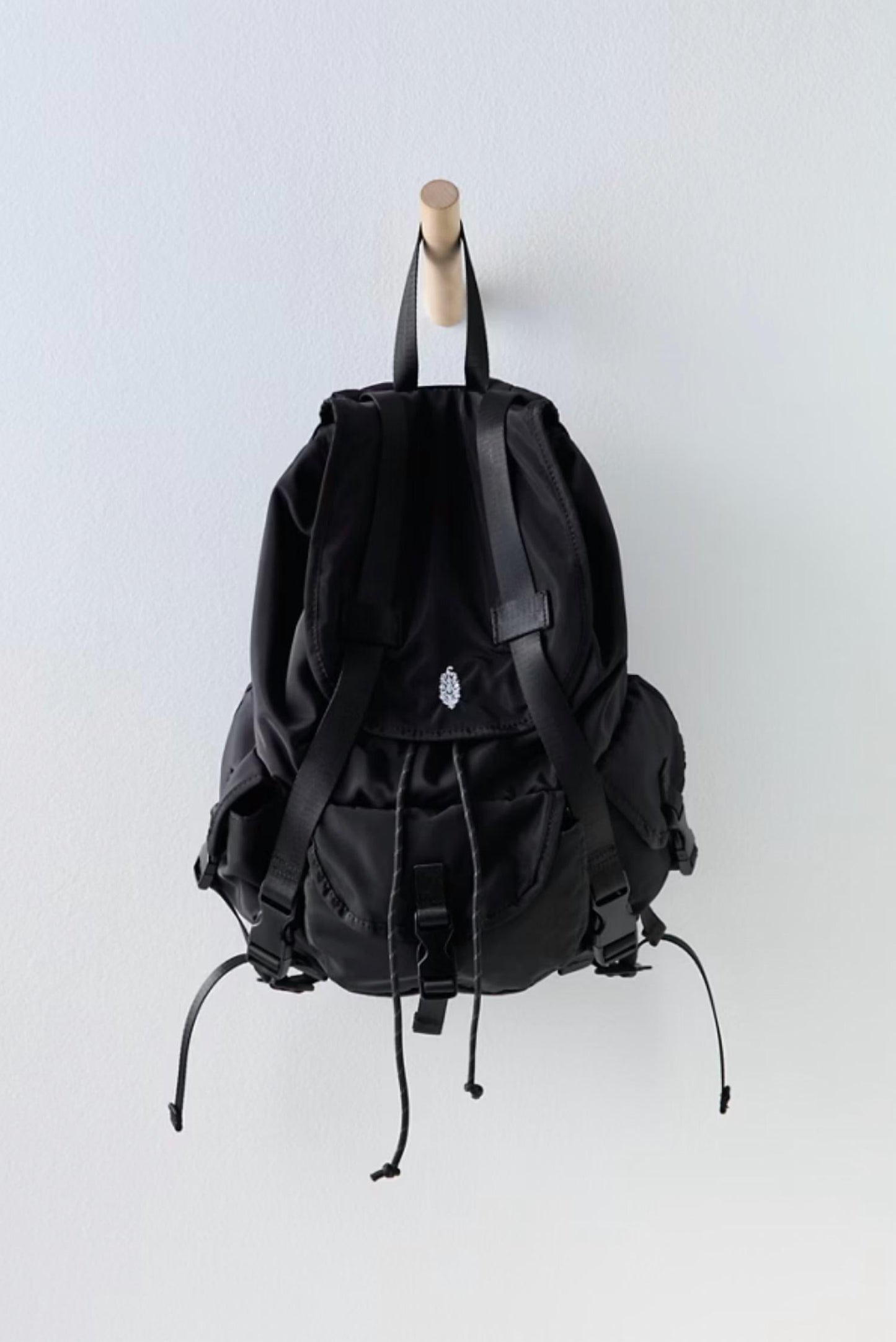 Free People - Adventurer Pack