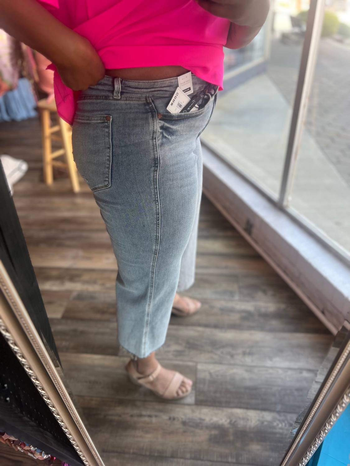 Judy Blue - Midrise Cropped Jean