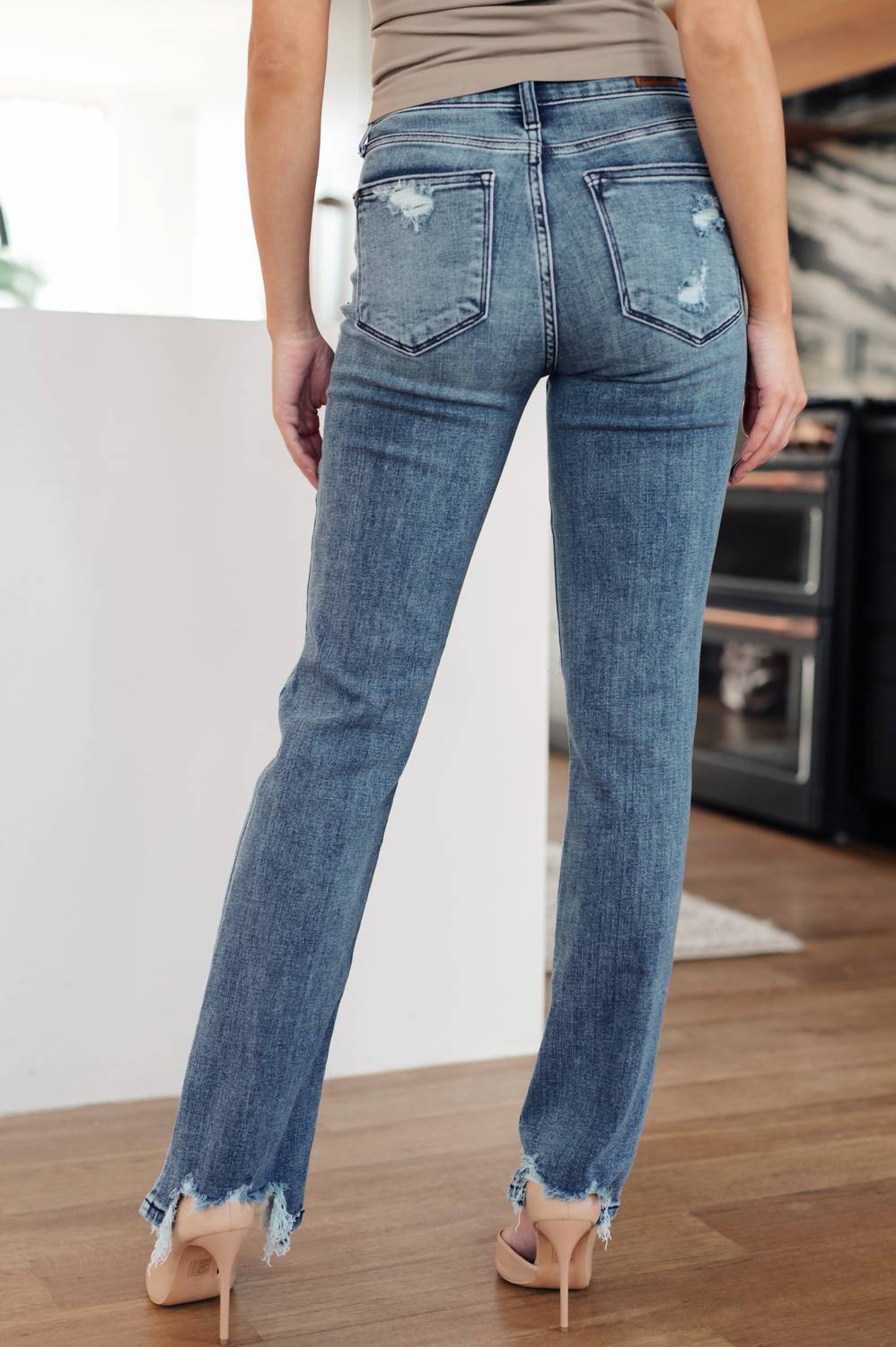 Judy Blue - Destroyed Straight Jeans
