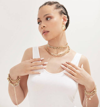 Eklexic - Women's Curb Chain And Clasp Choker