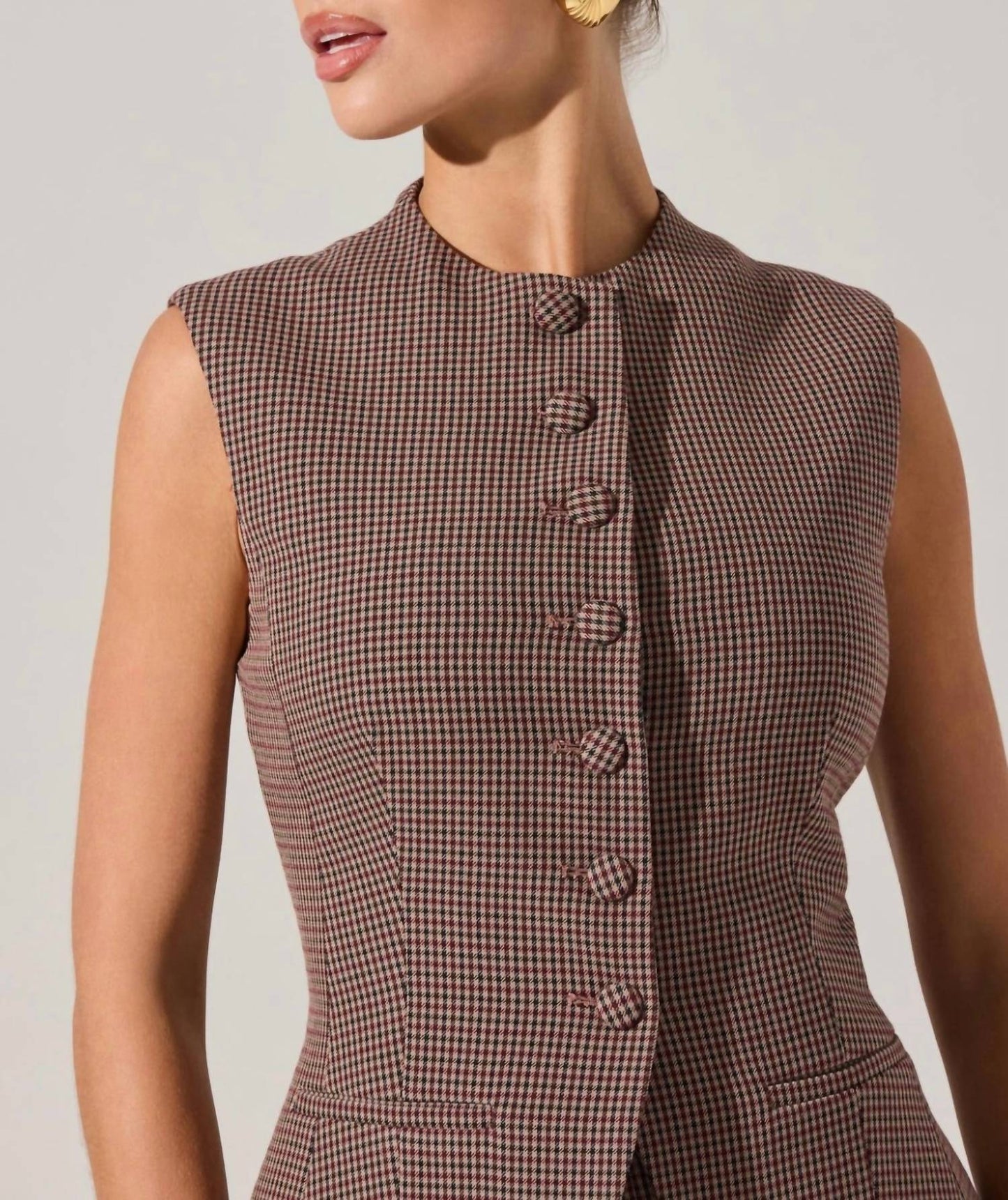 Astr - Gisselle High Neck Cutaway Vest