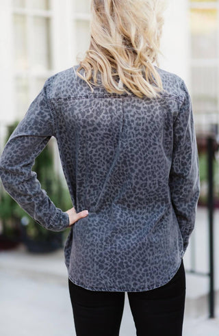 Santuário - Camisa de leopardo Boyfriend Forever