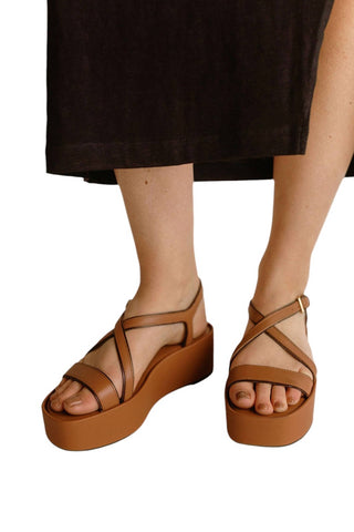 Santuário - Sandália Define Feminina