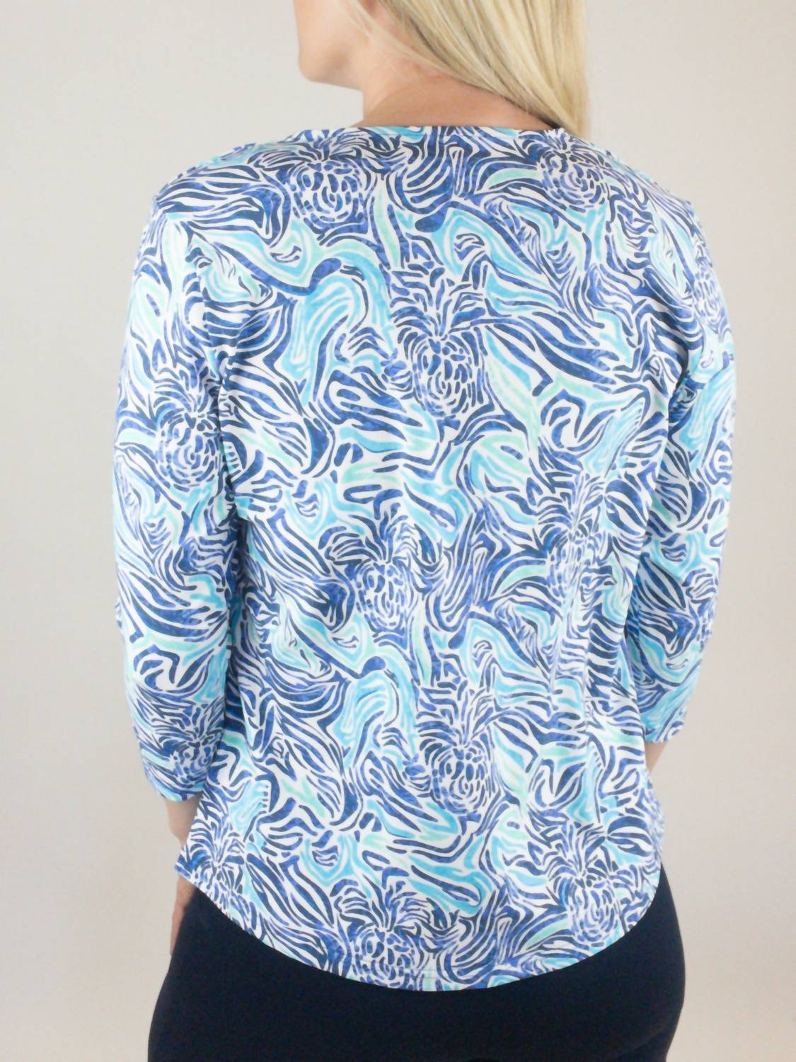 Lulu-B - V-neck 3/4 Sleeve Top