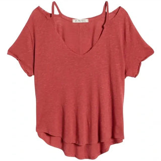 Free People - Camiseta com gola V desgastada