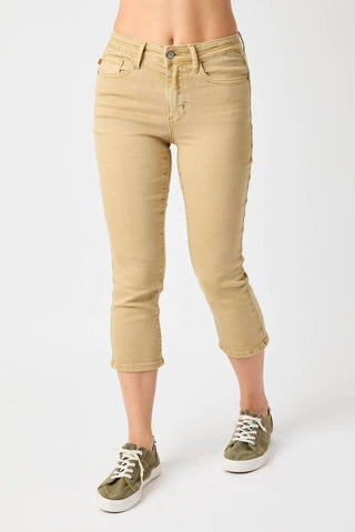 Judy Blue - Calça Capri Tingida de Cintura Média - Plus