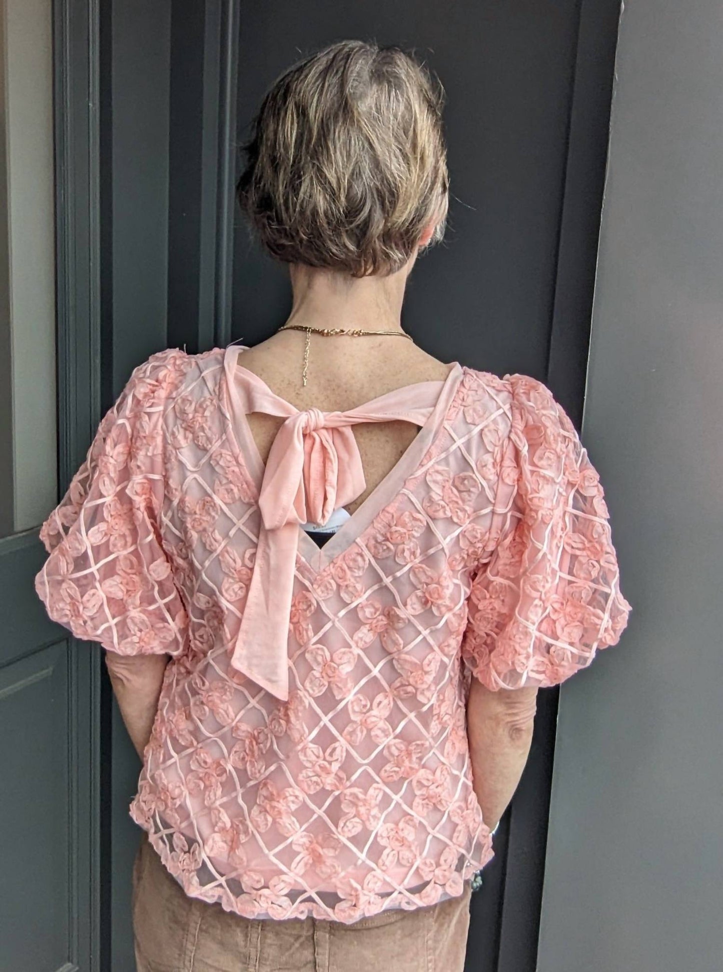 Entro - 3D Embroidered Blouse