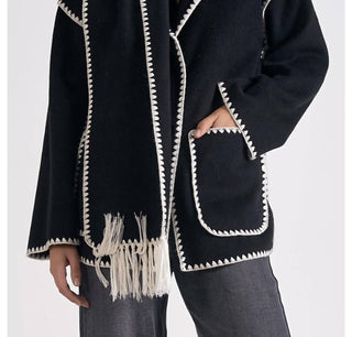 Elan - Jaqueta com Costura Superior e Cachecol Removível