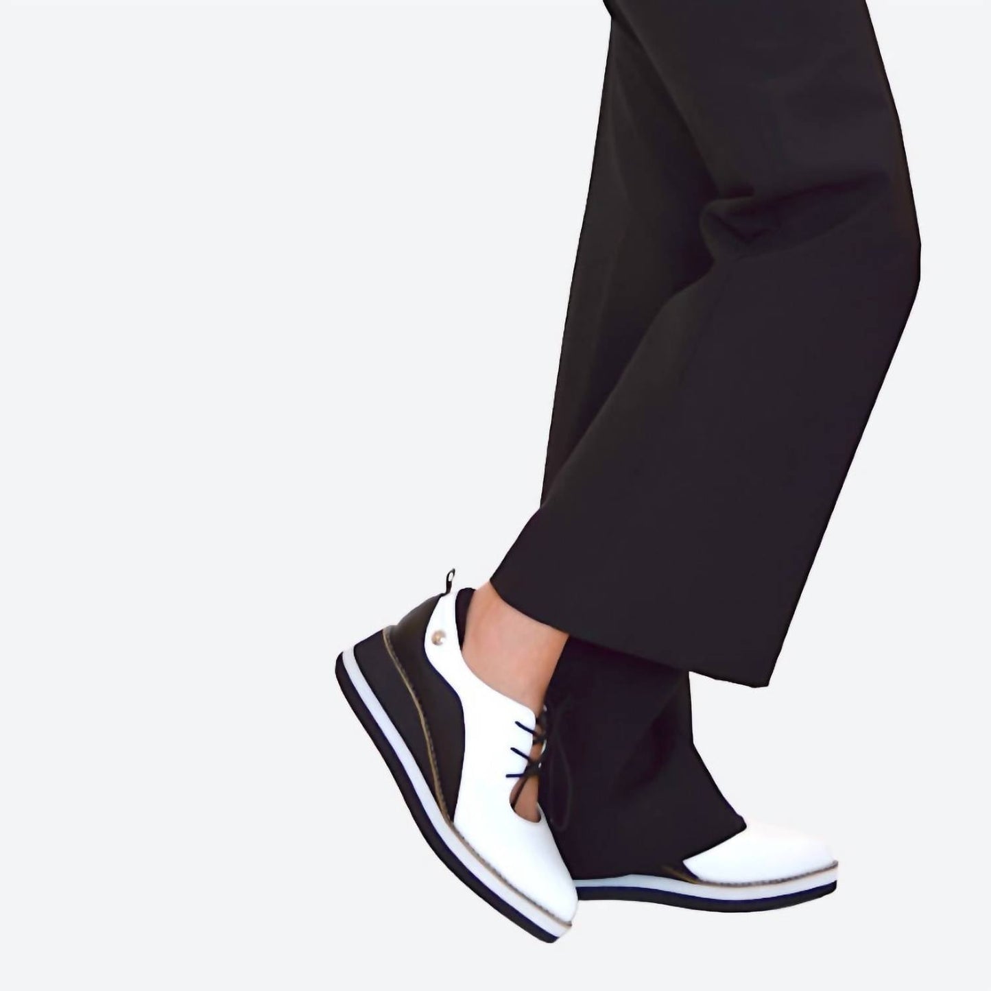 Chelsea Jones - Women's Tempo Oxford Shoes