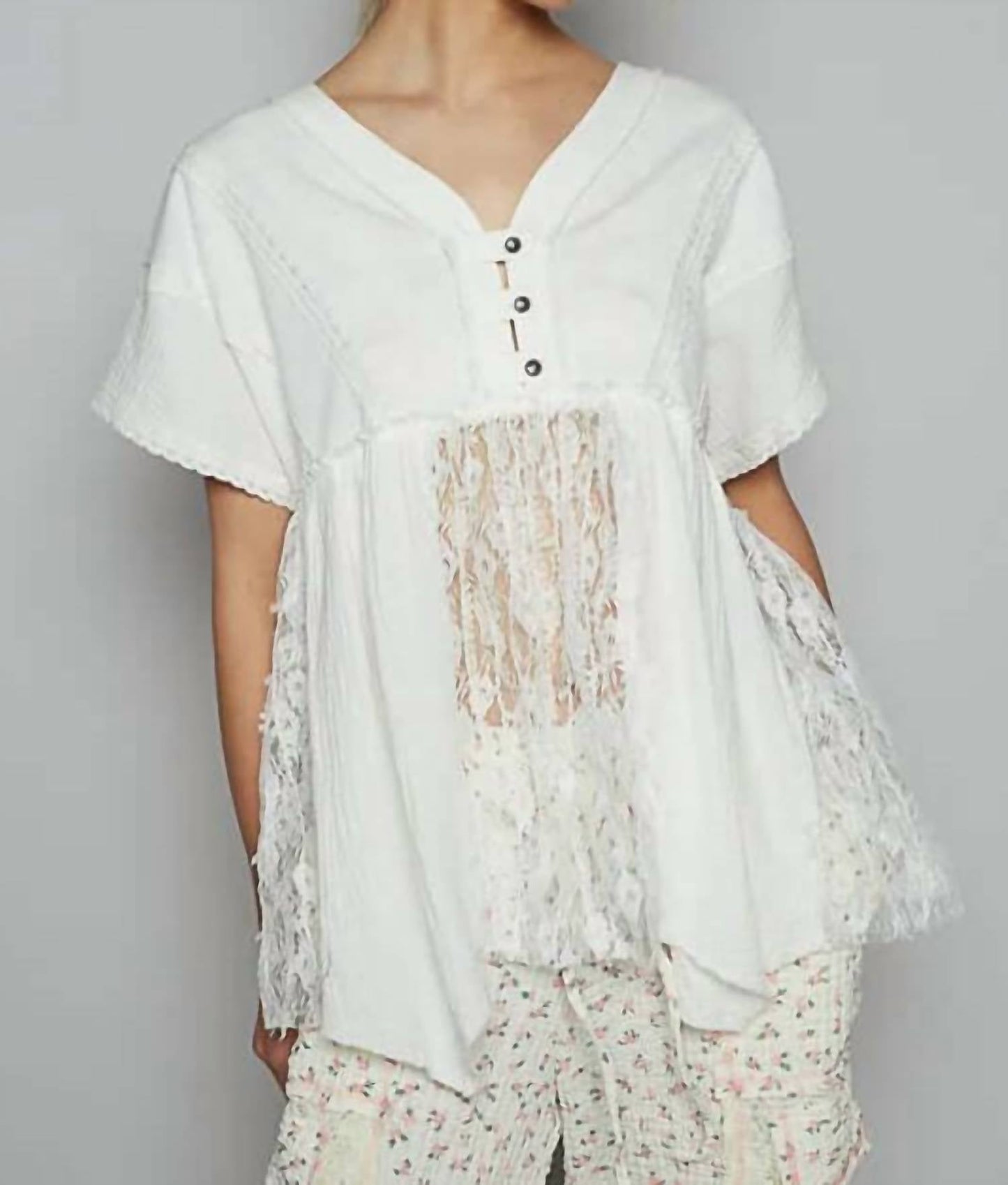 Pol - Lace Panel V Neck Top