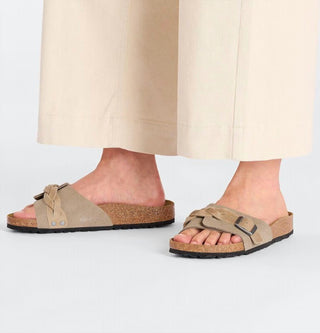 Birkenstock - Sandálias femininas de camurça trançada Oita