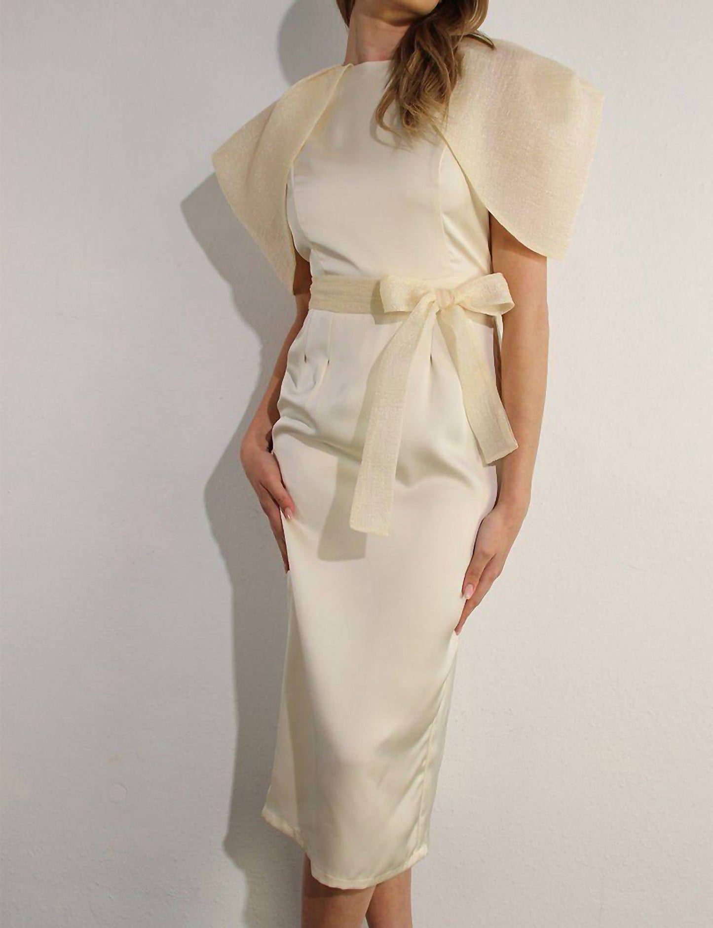 Mulla - Big Sheer Sleeve Midi Dress