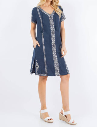 Paparazzi - Vestido de mudança bordado com guaze de dupla face