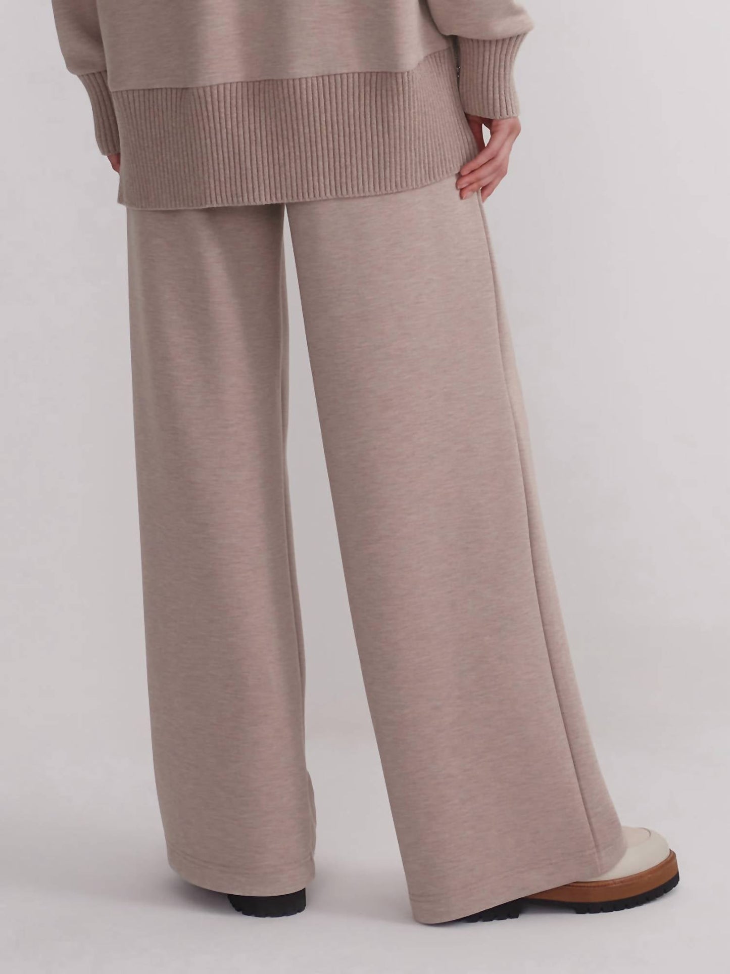 Varley - Extra Wide Leg Pants - 29.5"