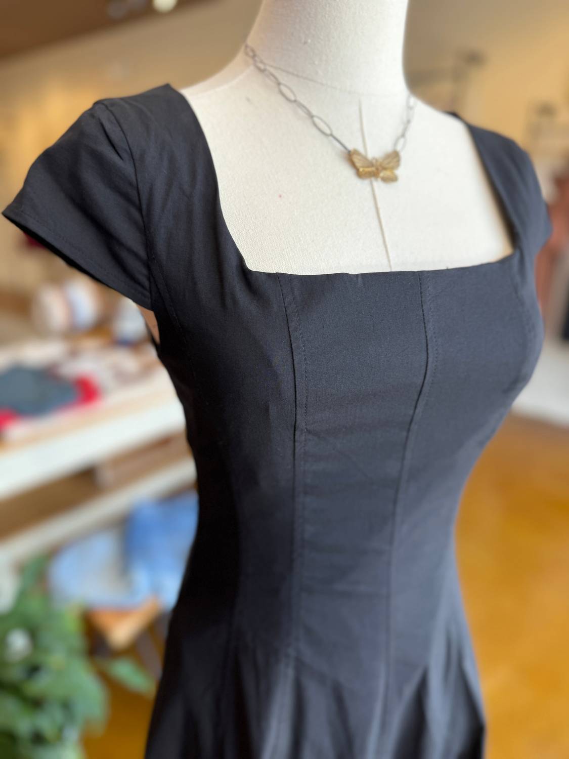 Kld. Signature - Women's Square Neck Cap Sleeve Midi Dress