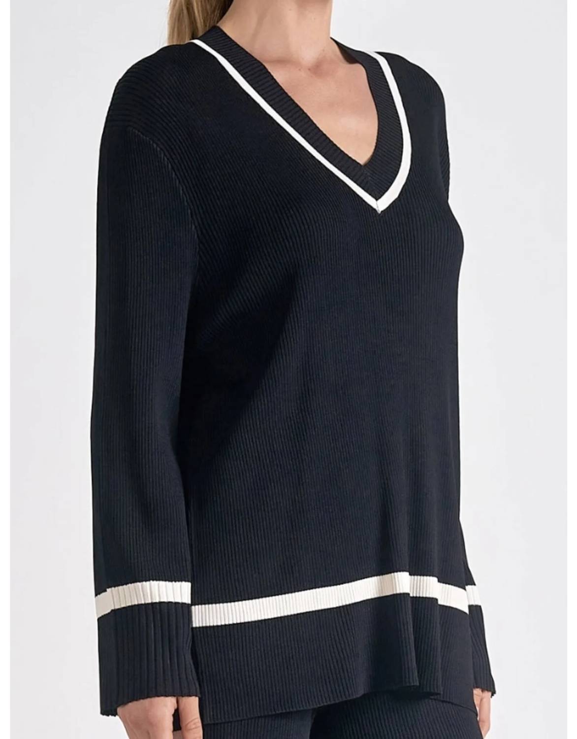 Elan - V-neck Sweater
