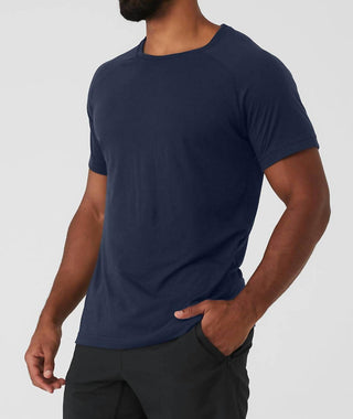 Alo Yoga - Camiseta Triumph com gola redonda