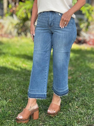 Judy Blue - Jeans curto com controle de barriga e cintura alta
