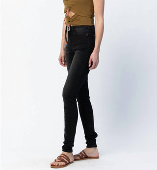 Judy Blue - Calça Jeans Skinny Longa com Perna Interna