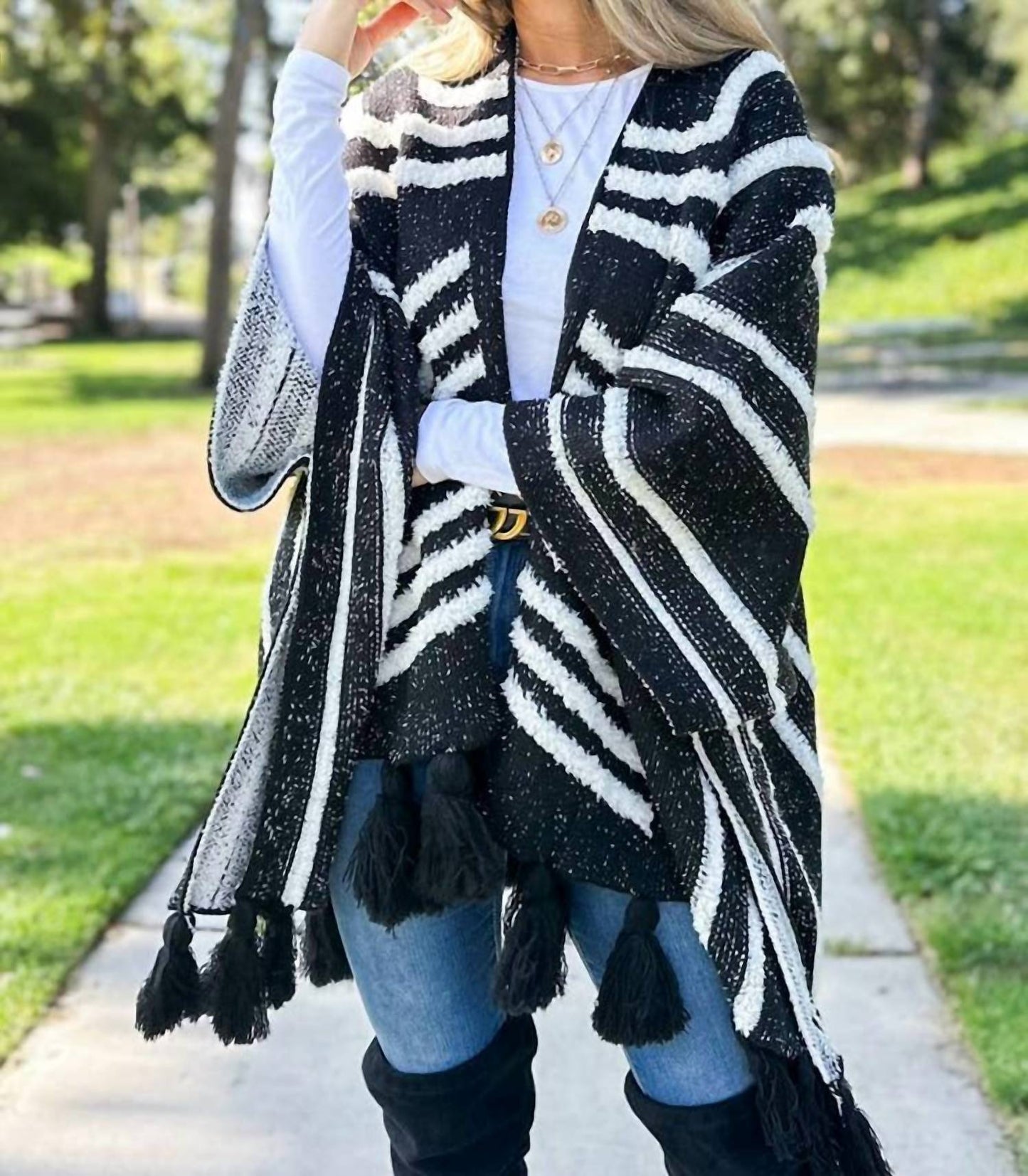 Amoli - Western Textured Pattern With Chunky Tassel Cardigan