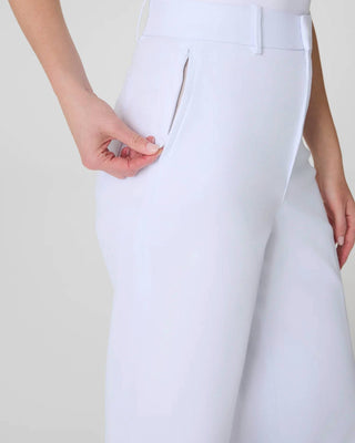 Spanx - Calça de sarja elástica com perna larga