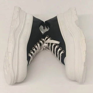 Alexander Mcqueen - Men Tread Slick Low Top Sneakers