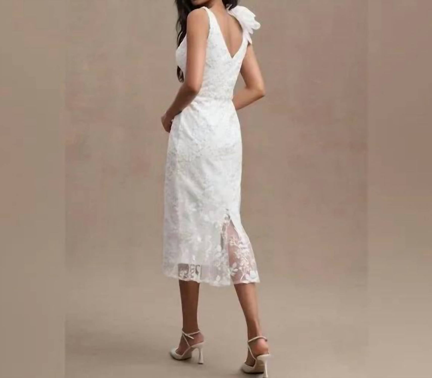 Mac Duggal - Vestido longo com contas florais e comprimento chá