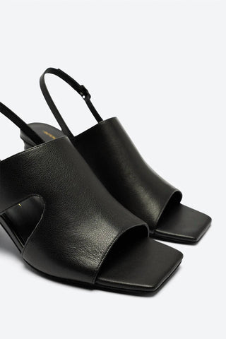 Intencionalmente em branco - KANG HEELS