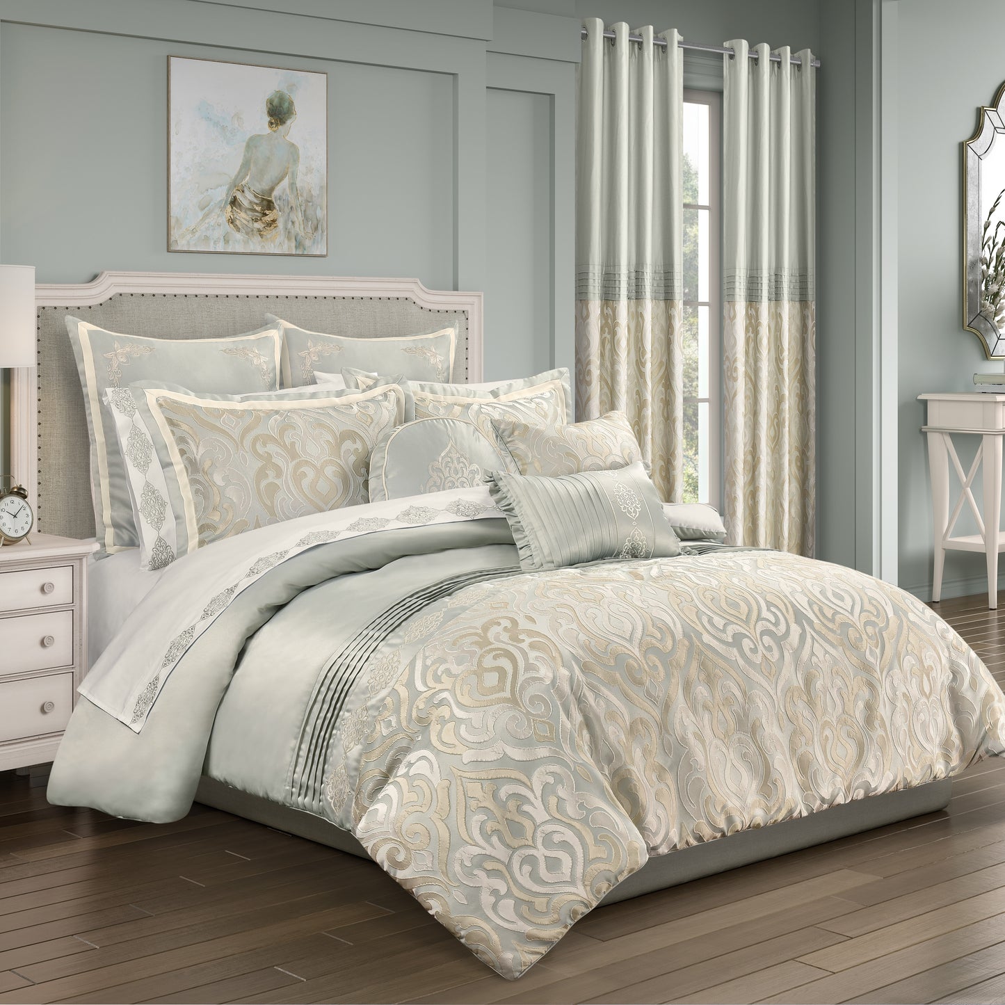 Calmfield Comforter Set