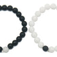 Pulseira de pedras curativas Yin e Yang pretas e brancas