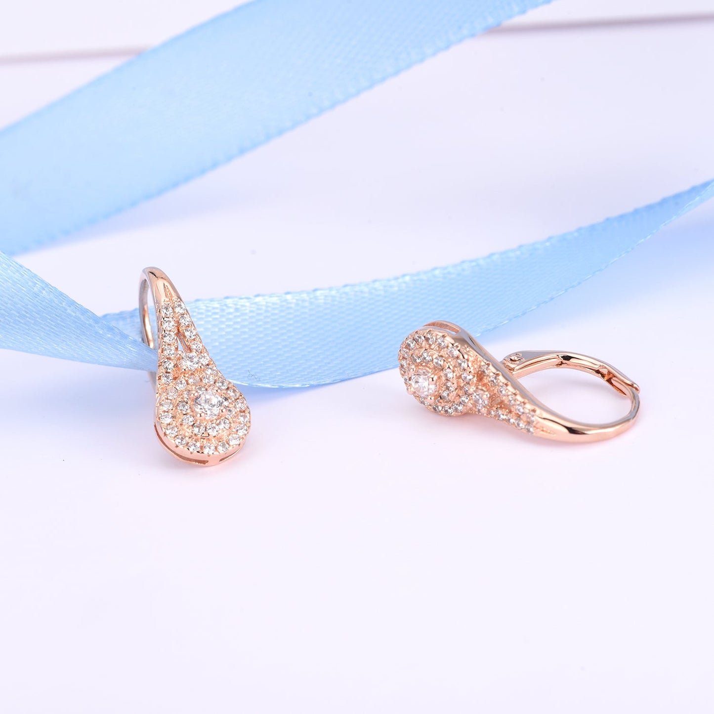 Brinco de cristal genuíno com alavanca em ouro rosa ou branco 18K