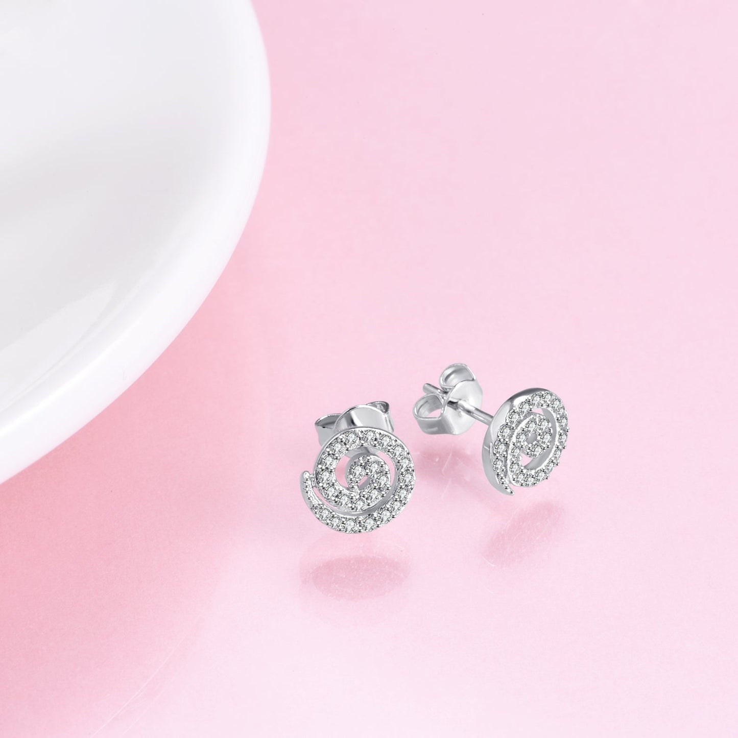 Brincos de pino em espiral com cristais Swarovski